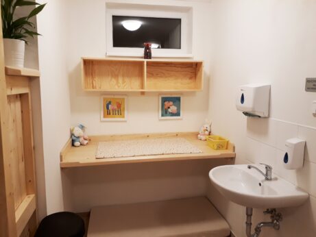 Kurzy plavání pro&nbsp;děti - Praha - přebalovací pult