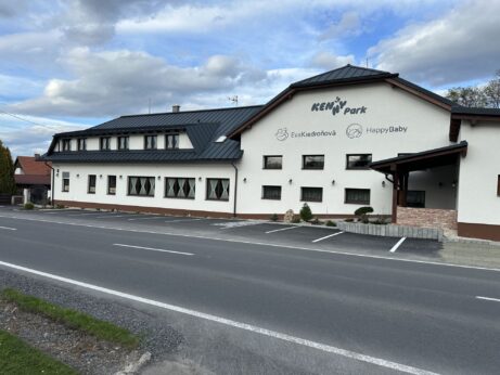 Kurzy plavání pro&nbsp;děti - Třinec Kenny Park - Příjezdová cesta