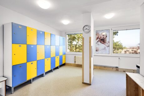 Kurzy plavání pro&nbsp;děti Praha - šatna