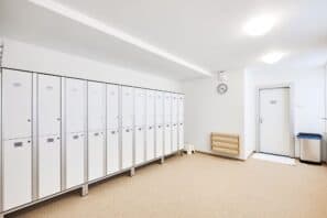 Kurzy plavání pro děti Praha - šatna 2