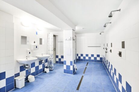 Kurzy plavání pro&nbsp;děti Praha - umývárna